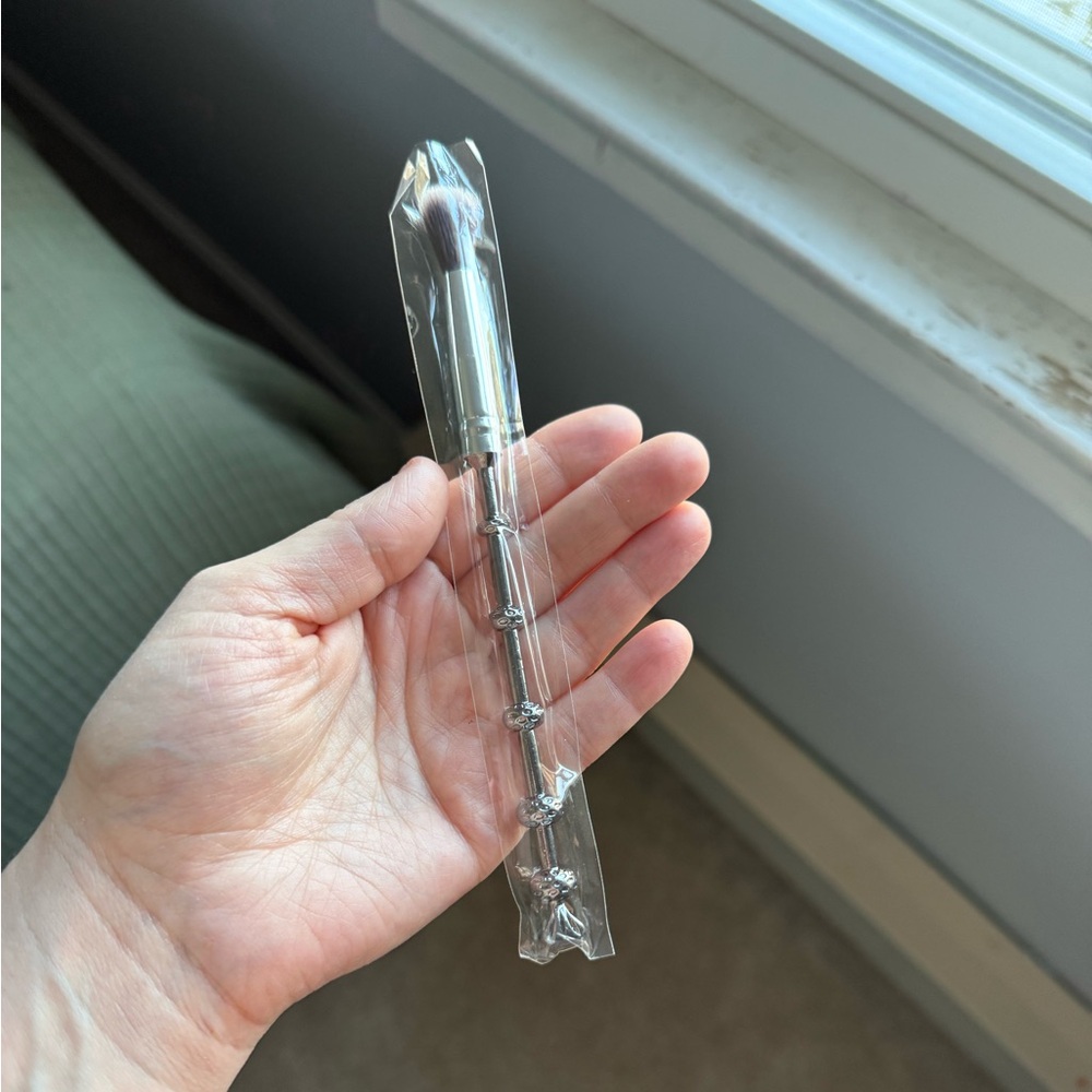 Storybook Cosmetics: Wizardry & Witchcraft Eyeshadow Palette Matching Brush Set - Picture 13 of 16